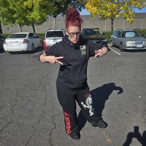 Meet your Posher, Laurie